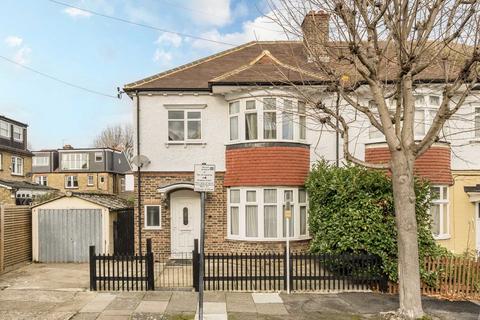 4 bedroom semi-detached house to rent, Eatonville Road, London SW17