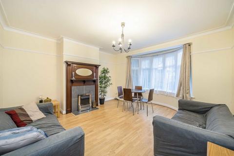 4 bedroom semi-detached house to rent, Eatonville Road, London SW17
