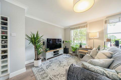 1 bedroom flat to rent, St. James Terrace, London SW12