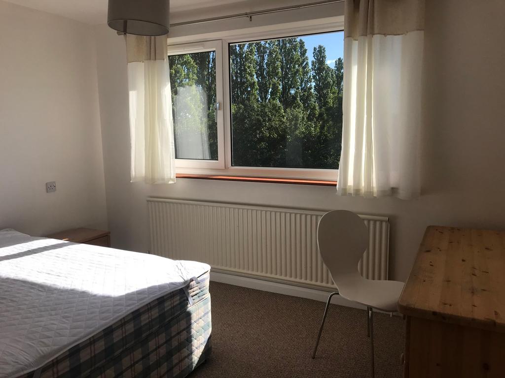 Ravendale Drive Bed 2.jpeg