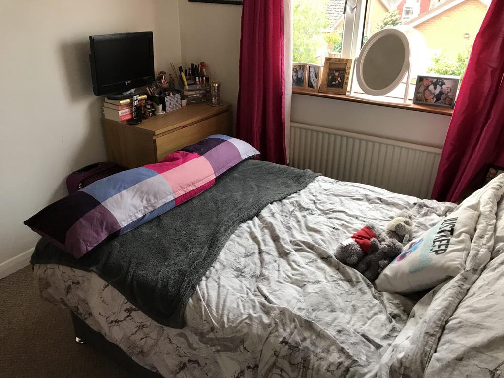 Bedroom.jpg