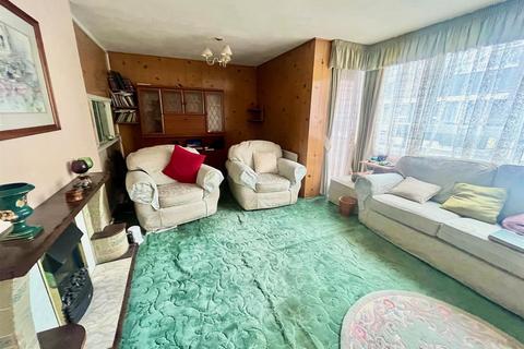 3 bedroom flat for sale, The Quadrant, Stevenage