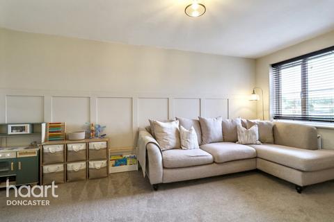 5 Avalon Gardens, Harworth, Doncaster, DN11 8FB