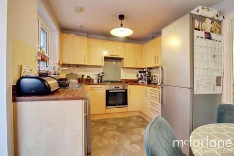 undefined, Mattocks Path, Swindon SN1