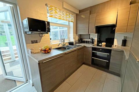 3 bedroom semi-detached house for sale, Kemsley Road, Birmingham, B14 5DN