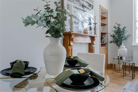 2 bedroom flat to rent, Tron Square, Old Town, Edinburgh, EH1
