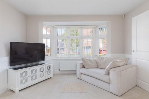 undefined, Field Drive, Crawley RH10