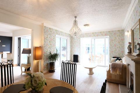 undefined, Clifton Drive, Lytham St. Annes, FY8