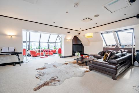 3 bedroom penthouse for sale, William Morris Way, Fulham, London, SW6