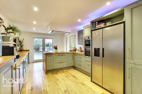 Pear Tree House Boars Tye Road, Silver End, Witham, CM8 3PN