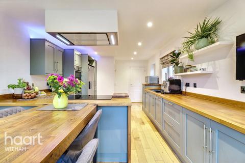 Pear Tree House Boars Tye Road, Silver End, Witham, CM8 3PN