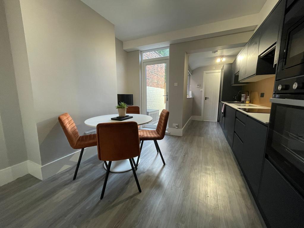 78 SA Kitchen (2).jpeg