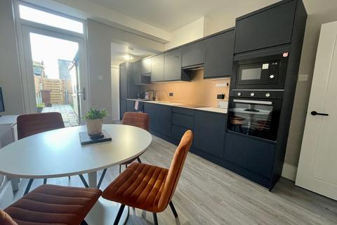 undefined, Lincoln LN5