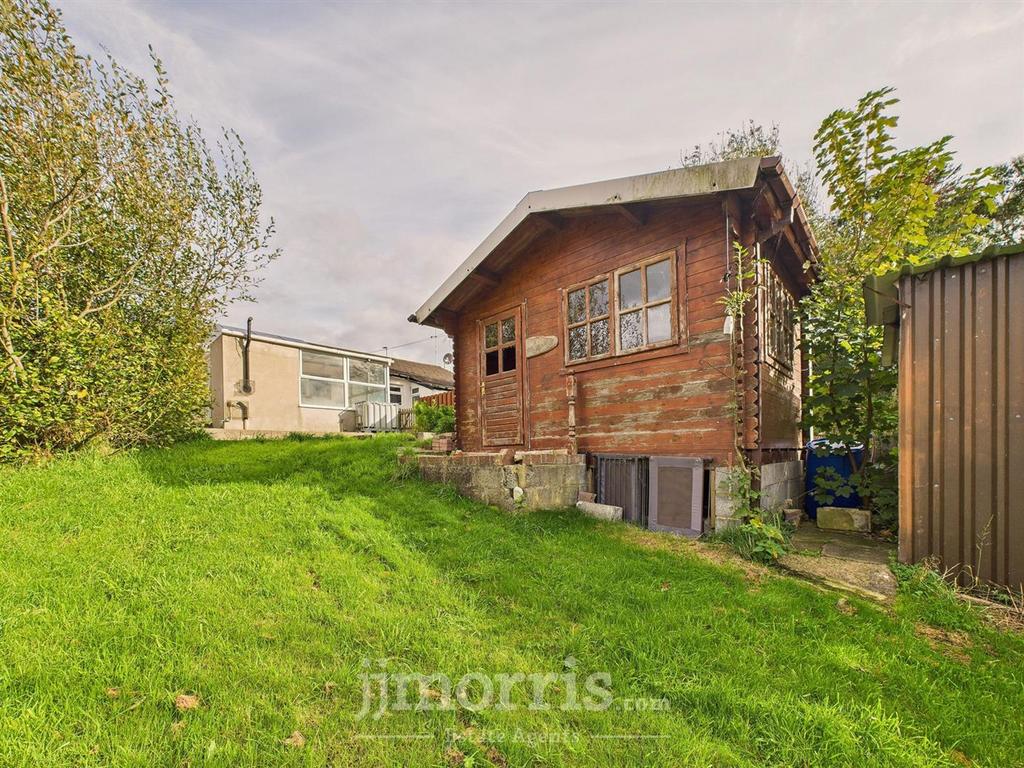 CAM05297 G0-PR0102-STILL027.jpg
