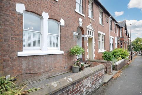 undefined, Kings Avenue, Stone