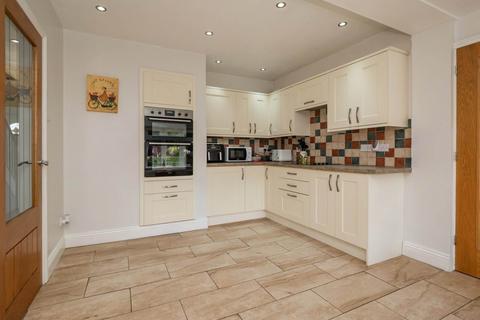 4 bedroom detached house for sale, Cromer Road, North Walsham NR28