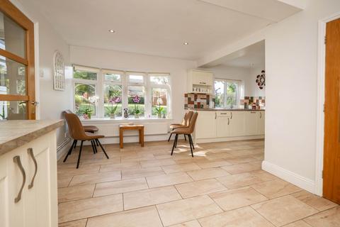 4 bedroom detached house for sale, Cromer Road, North Walsham NR28