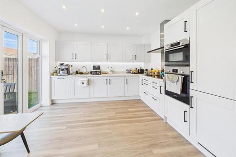 5 bedroom detached house for sale, Clayfield Road, Aylesbury HP22