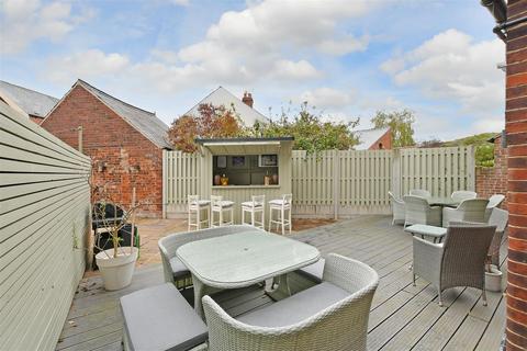 62 Bromwich Road, Sheffield, S8 0GG