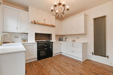 62 Bromwich Road, Sheffield, S8 0GG