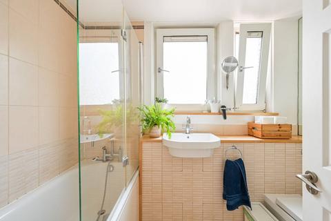 37 Barleycorn Way, London, E14 8DE