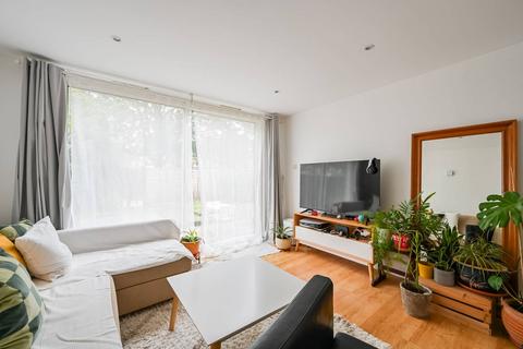 37 Barleycorn Way, London, E14 8DE