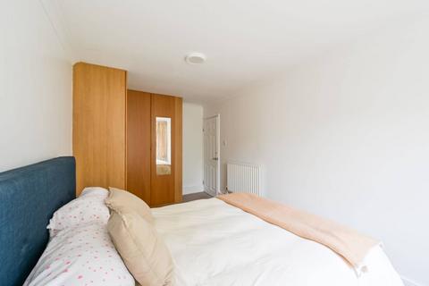 37 Barleycorn Way, London, E14 8DE