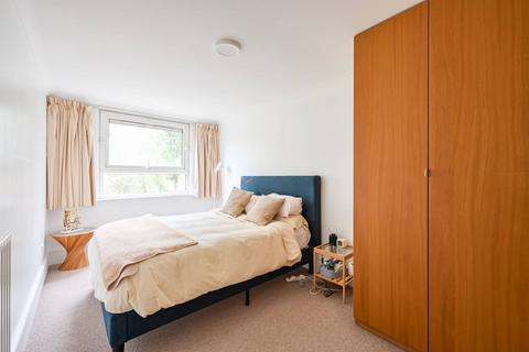 37 Barleycorn Way, London, E14 8DE