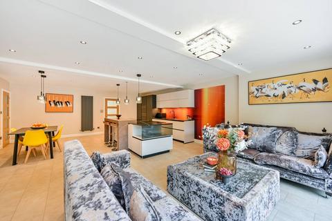 4 bedroom semi-detached house for sale, Cabrera Avenue, Virginia Water, GU25