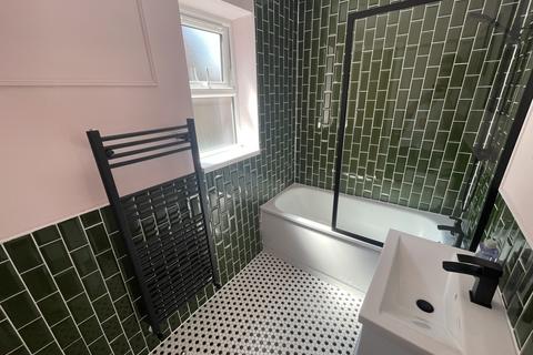 undefined, Lincoln LN1