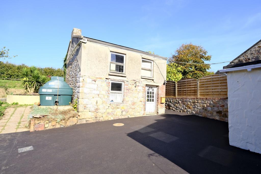 Detached cottage