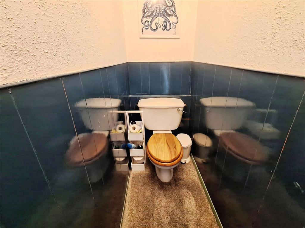 First Floor Wc