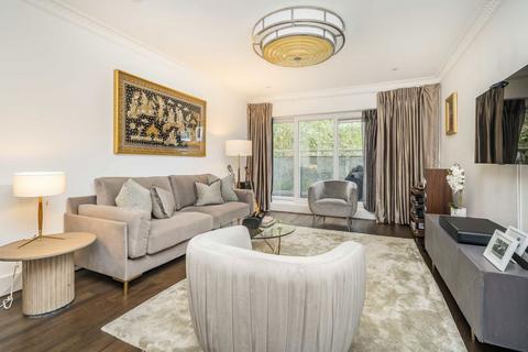 3 bedroom flat to rent, Hereford Road, London W2