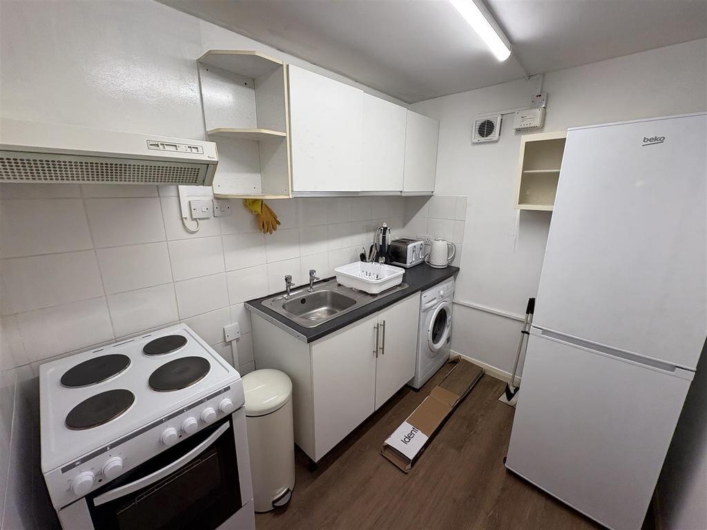Kitchen 3.jpeg