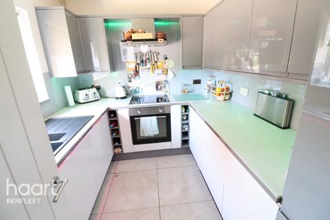 5 bedroom detached house for sale, Azalea Mews, Canvey Island