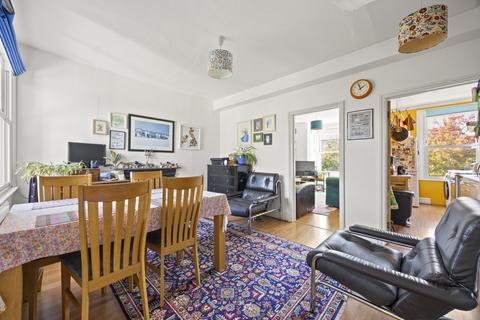 3 bedroom apartment for sale, Lynton Avenue, London, W13