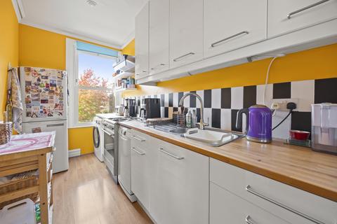 3 bedroom apartment for sale, Lynton Avenue, London, W13