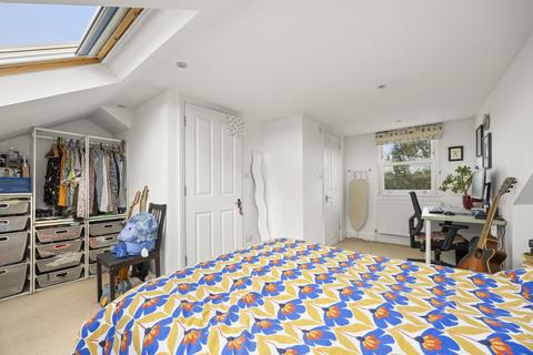 3 bedroom apartment for sale, Lynton Avenue, London, W13