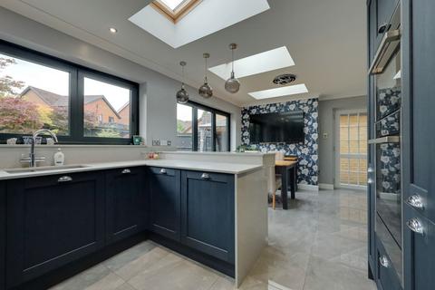 3 bedroom detached house for sale, Hammonds Ridge, Burgess Hill, RH15