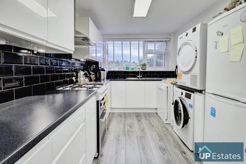 undefined, Garrick Close, Coventry