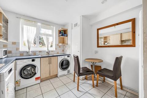2 bedroom maisonette for sale, Lambourn Close, London, W7