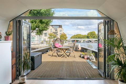 2 bedroom houseboat for sale, Panther Quay, Hampton Wick, KT1