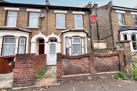 3 bedroom house for sale, Leslie Road, London, E11