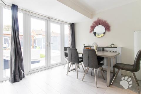 28 Cattawade Link, Basildon, SS14 2QG