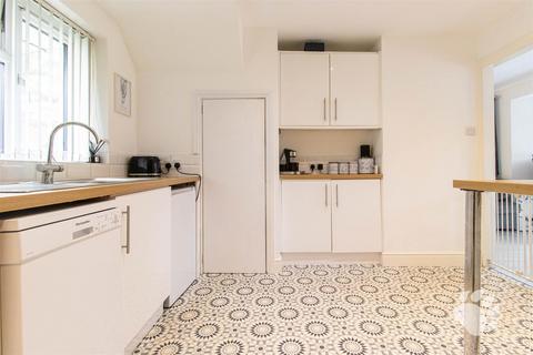 28 Cattawade Link, Basildon, SS14 2QG