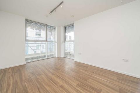 2 bedroom flat for sale, The Hyde, London NW9