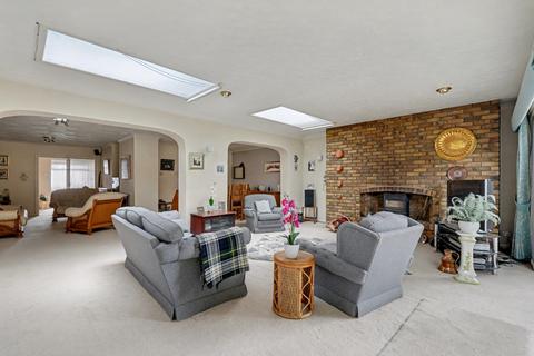 undefined, Queendown Avenue, Rainham