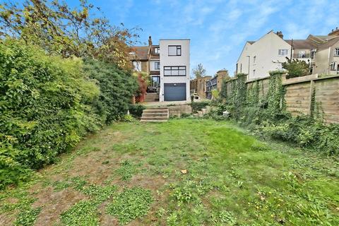 5 bedroom semi-detached house for sale, City Way, Rochester
