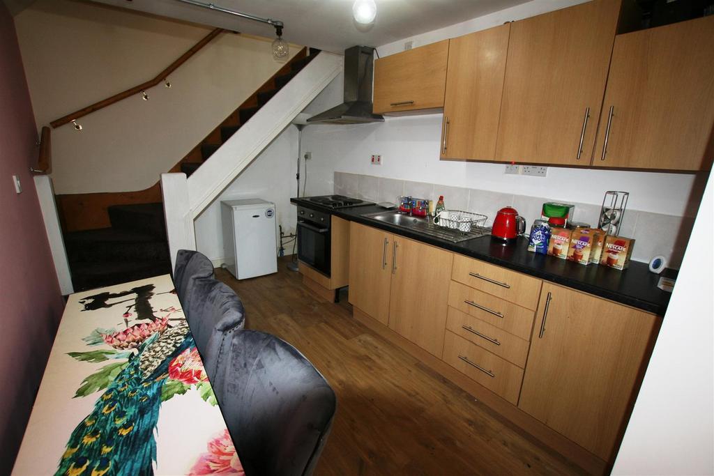 Ferncottage,garagedownstairs.JPG