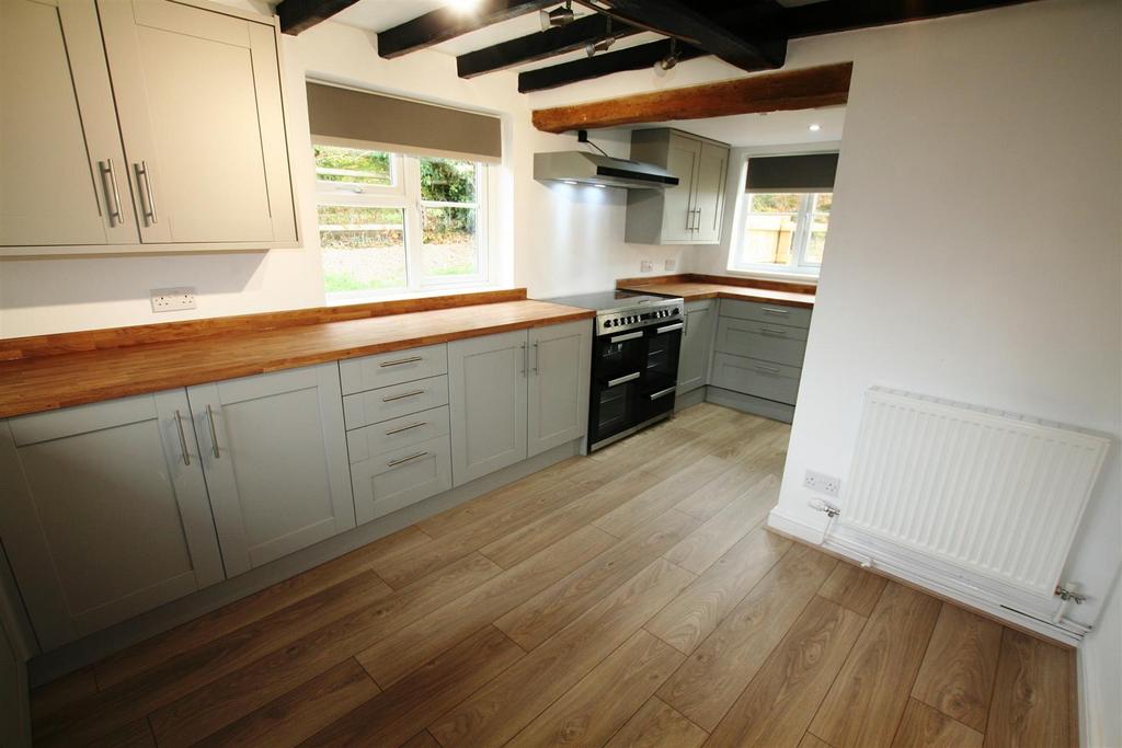 Ferncottage,kitchen3.JPG